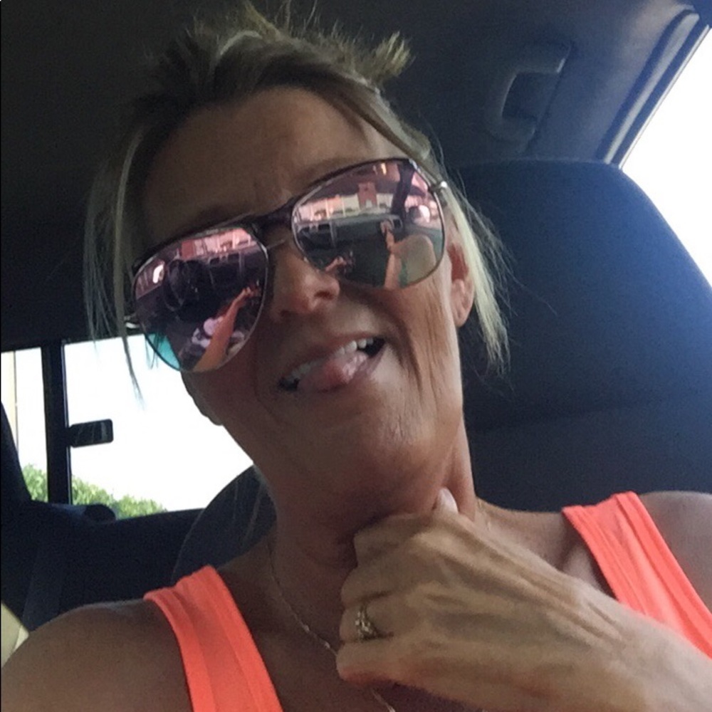 Meet your Posher, Debra